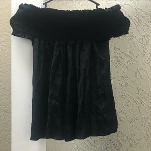 Off the shoulder tee